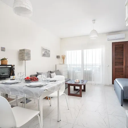 With 3 Swimming Pools Near The Old Town Appartement Albufeira