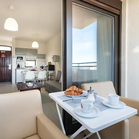 Appartement With 3 Swimming Pools Near The Old Town Albufeira