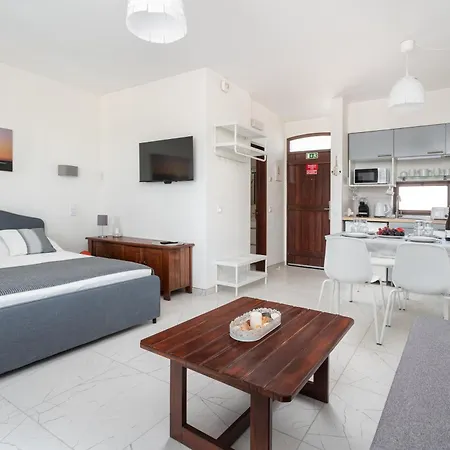 With 3 Swimming Pools Near The Old Town *