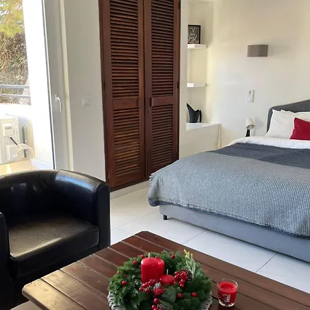 Διαμέρισμα With 3 Swimming Pools Near The Old Town *