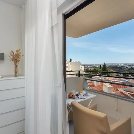 With 3 Swimming Pools Near The Old Town Lejlighed Albufeira